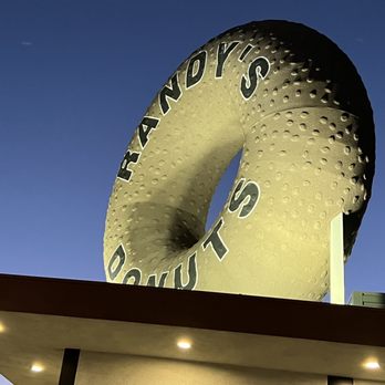 Randy's Donuts - Outside - Donuts Near Me - Downey, California Randy's Donuts - Outside - Donuts Near Me - Downey, California