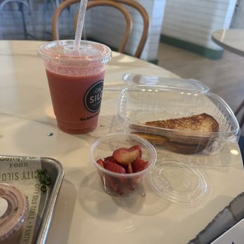 City Silo Table + Pantry - Kids Grilled Cheese & stand by smoothie - Juice Bars & Smoothies Near Me - Memphis, Tennessee