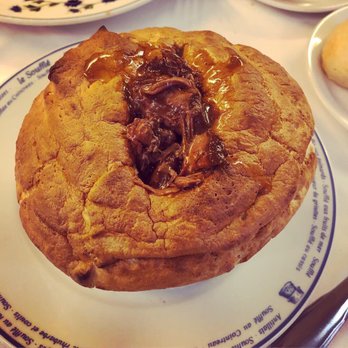Le Soufflé - Beef bourguignon soufflé - French Near Me - Paris, 75 Le Soufflé - Beef bourguignon soufflé - French Near Me - Paris, 75