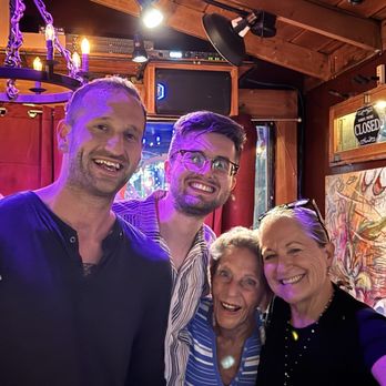 Taryn’s Place - Beer Bar Near Me - Idyllwild-Pine Cove, California