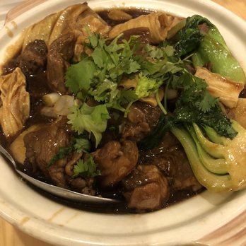 Cubist Circle - Beef brisket in clay pot w dried bean curd - Chinese Near Me - Weymouth, Massachusetts