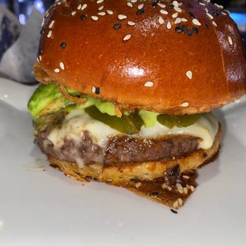 Gordon Ramsay Burger Las Vegas - Hell's Kitchen burger - Burgers Near Me - Las Vegas, Nevada