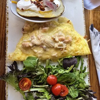 Madres Brunch - Ensenada Omelet - Breakfast & Brunch Near Me - Bellflower, California
