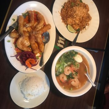 Umaii - Hawaii shrimp, Padthai chicken and Mona's soup - Sushi Bars Near Me - Wilmington, North Carolina