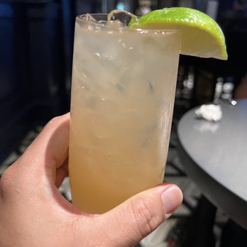 Ale & Compass Lounge - Grapefruit Spritzer ADD Vodka! - Lounges Near Me - Orlando, Florida