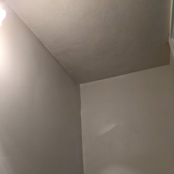 3 amigos painting - the ceiling of a bathroom - Painters Near Me 3 amigos painting - the ceiling of a bathroom - Painters Near Me