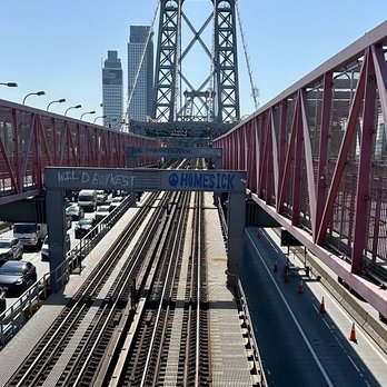 Williamsburg Bridge - Landmarks & Historical Buildings Near Me