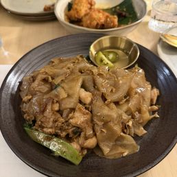 Pad see ew wit chicken