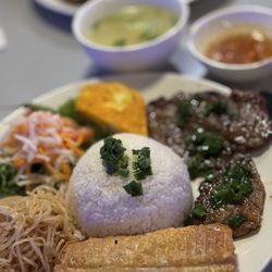 Pho Thin Ha Noi - 32. Com Tam Bi/Cha/Suon Nuong/Tau Hu Ky