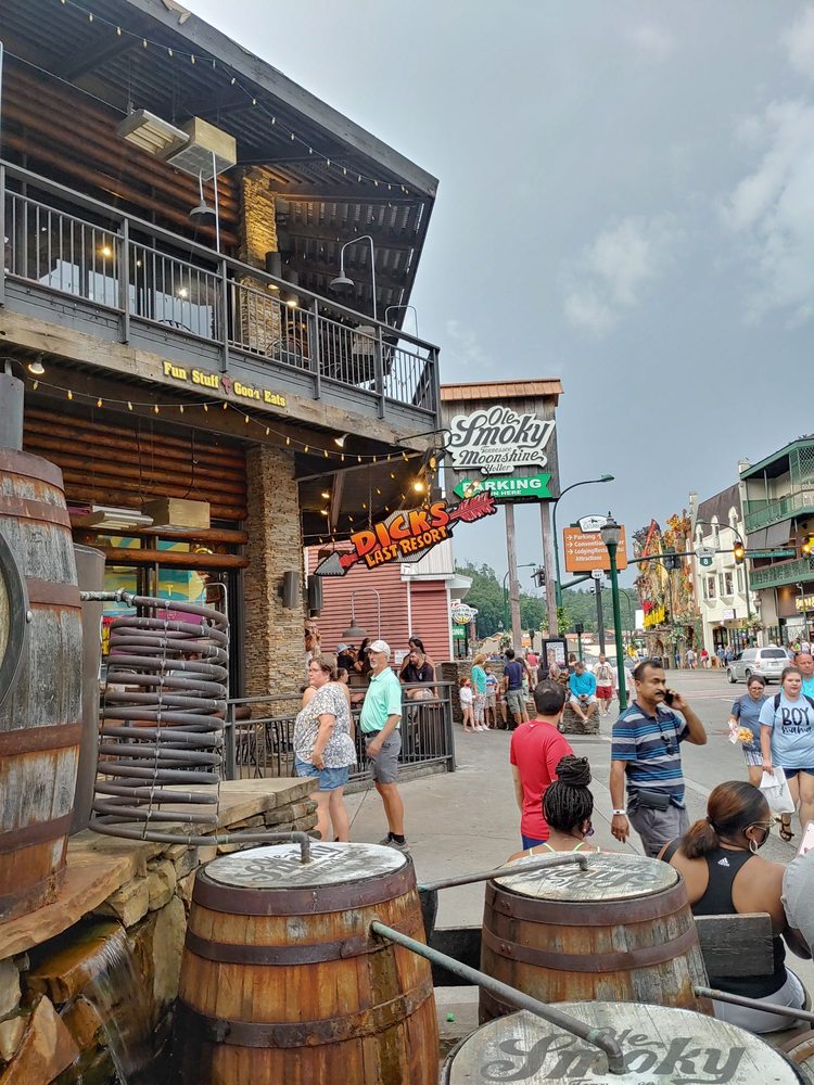 Dick's Last Resort - Gatlinburg
