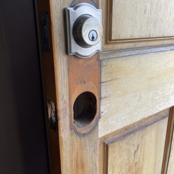 Valley Keys & Locksmith - Issue with preexisting hole: Joseph with Valley Keys & Locksmith is professional, experienced, and very honest! - Keys & Locksmiths Near Me - Winnetka, California Valley Keys & Locksmith - Issue with preexisting hole: Joseph with Valley Keys & Locksmith is professional, experienced, and very honest! - Keys & Locksmiths Near Me - Winnetka, California
