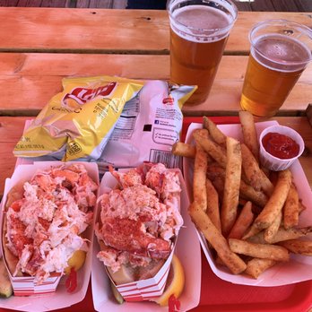 Claws - Lobster Roll - Seafood Near Me - Rockland, Maine