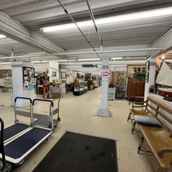 New Bedford Antiques At The Cove - Inside