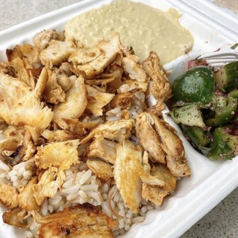 Aceituna Grill - Spicy Chicken Shawarma Rice Plate Hummus Side Fattoush - Middle Eastern Near Me - Cambridge, Massachusetts