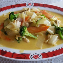 Sawatdy Thai-China-Restaurant - Gelbes Thai Curry mit Huhn