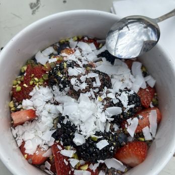 Butler - Acai Bowl (V, GF) - Coffee & Tea Near Me - Brooklyn, New York