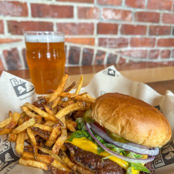 Bell's Eccentric Cafe - Smash Burger - Music Venues Near Me - Kalamazoo, Michigan