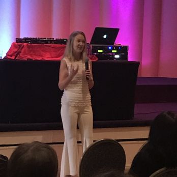 Shannon's Circle - Speaking at an event - Matchmakers Near Me Shannon's Circle - Speaking at an event - Matchmakers Near Me