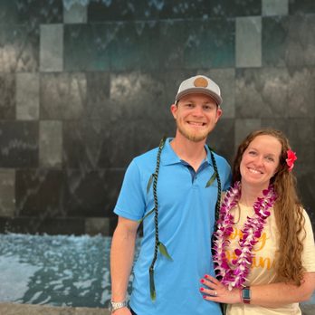 LeiGreeting - Johny recommend this photo spot to us at the airport - Florists Near Me - Honolulu, Hawaii LeiGreeting - Johny recommend this photo spot to us at the airport - Florists Near Me - Honolulu, Hawaii