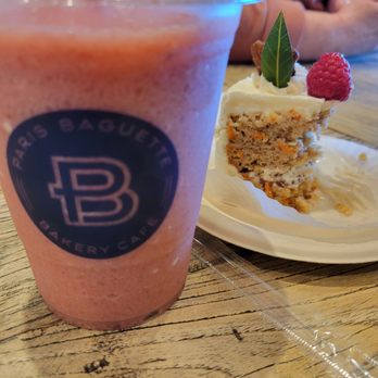 Paris Baguette - Strawberry smoothie - Coffee & Tea Near Me - Millbrae, California