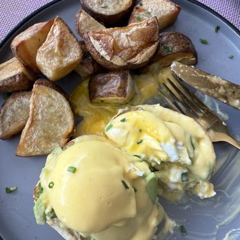 240 Rose Cafe - Eggs Traditional Benny* - Breakfast & Brunch Near Me - Winter Park, Florida