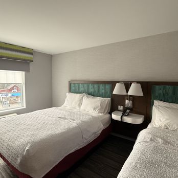 Hampton Inn Lincoln White Mountains - Room 423 - Hotels Near Me - Lincoln, New Hampshire Hampton Inn Lincoln White Mountains - Room 423 - Hotels Near Me - Lincoln, New Hampshire
