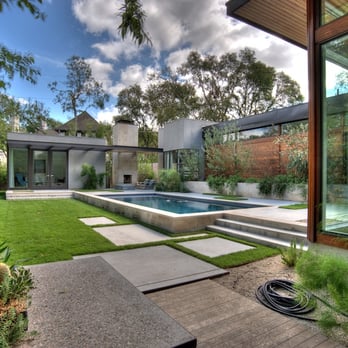 D-CRAIN - a modern backyard with a pool - Landscaping Near Me - Austin, Texas D-CRAIN - a modern backyard with a pool - Landscaping Near Me - Austin, Texas