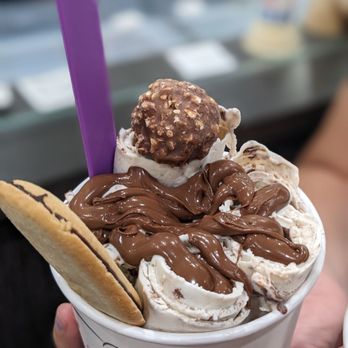 ZRolls Ice Cream - Summit - a person holding a cup of ice cream - Ice Cream & Frozen Yogurt Near Me - Summit, New Jersey ZRolls Ice Cream - Summit - a person holding a cup of ice cream - Ice Cream & Frozen Yogurt Near Me - Summit, New Jersey