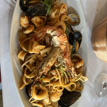 Il Corso - Seafood linguine - Italian Near Me - Palm Desert, California Il Corso - Seafood linguine - Italian Near Me - Palm Desert, California