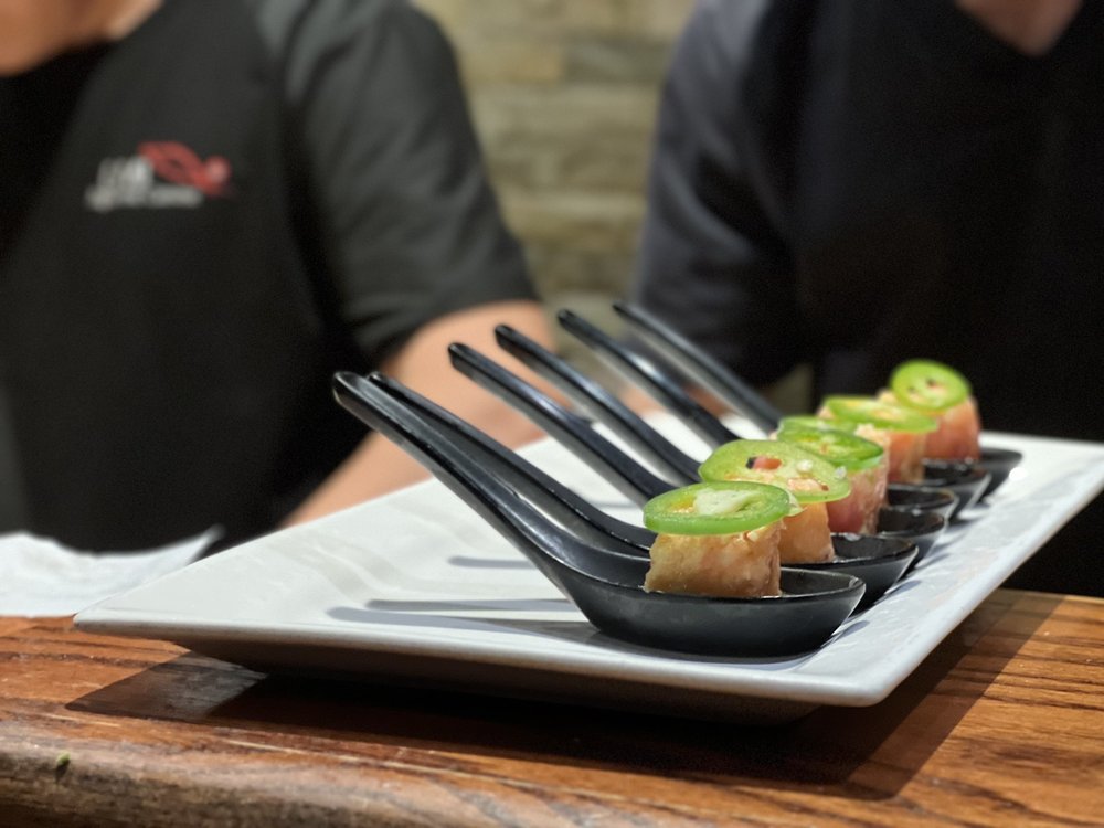 Umi Japanese Cuisine Logo