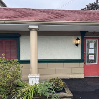 Valenza Restaurant - Outside entrance - Italian Near Me - Meadville, Pennsylvania Valenza Restaurant - Outside entrance - Italian Near Me - Meadville, Pennsylvania