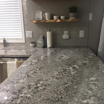 Quality Granite & Cabinets - Kitchen island - Countertop Installation Near Me - Beaverton, Oregon