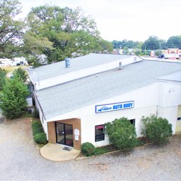 Exterior photo of Classic Collision - Kilmarnock, Virginia Exterior photo of Classic Collision - Kilmarnock, Virginia