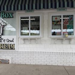 The Ice Box - Cute front