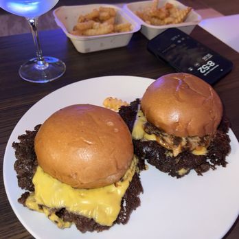 Cow & Cheese - Burgers Near Me - Maitland, Florida Cow & Cheese - Burgers Near Me - Maitland, Florida