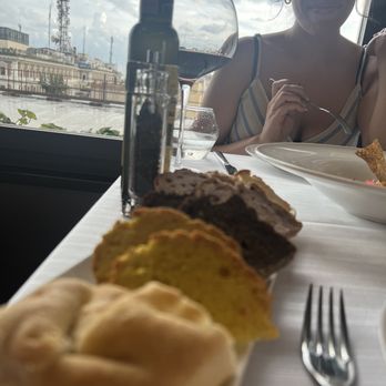 Ambrosia Rooftop Restaurant & Bar - Delicious selection of fresh bread. - Italian Near Me - Rome, RM