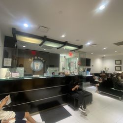 Newsmile Orthodontics - Clean reception area