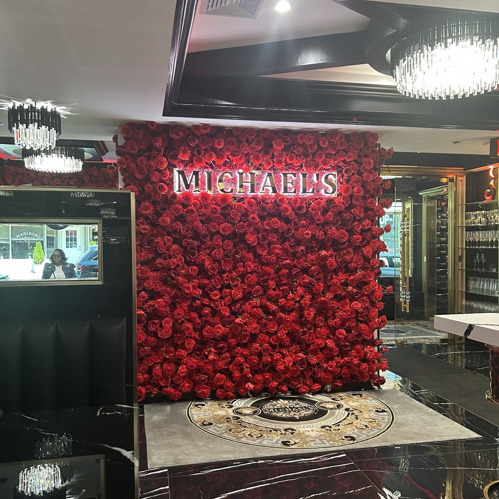 Michael's Restaurant - Decor - American Near Me - Upper Marlboro, Maryland