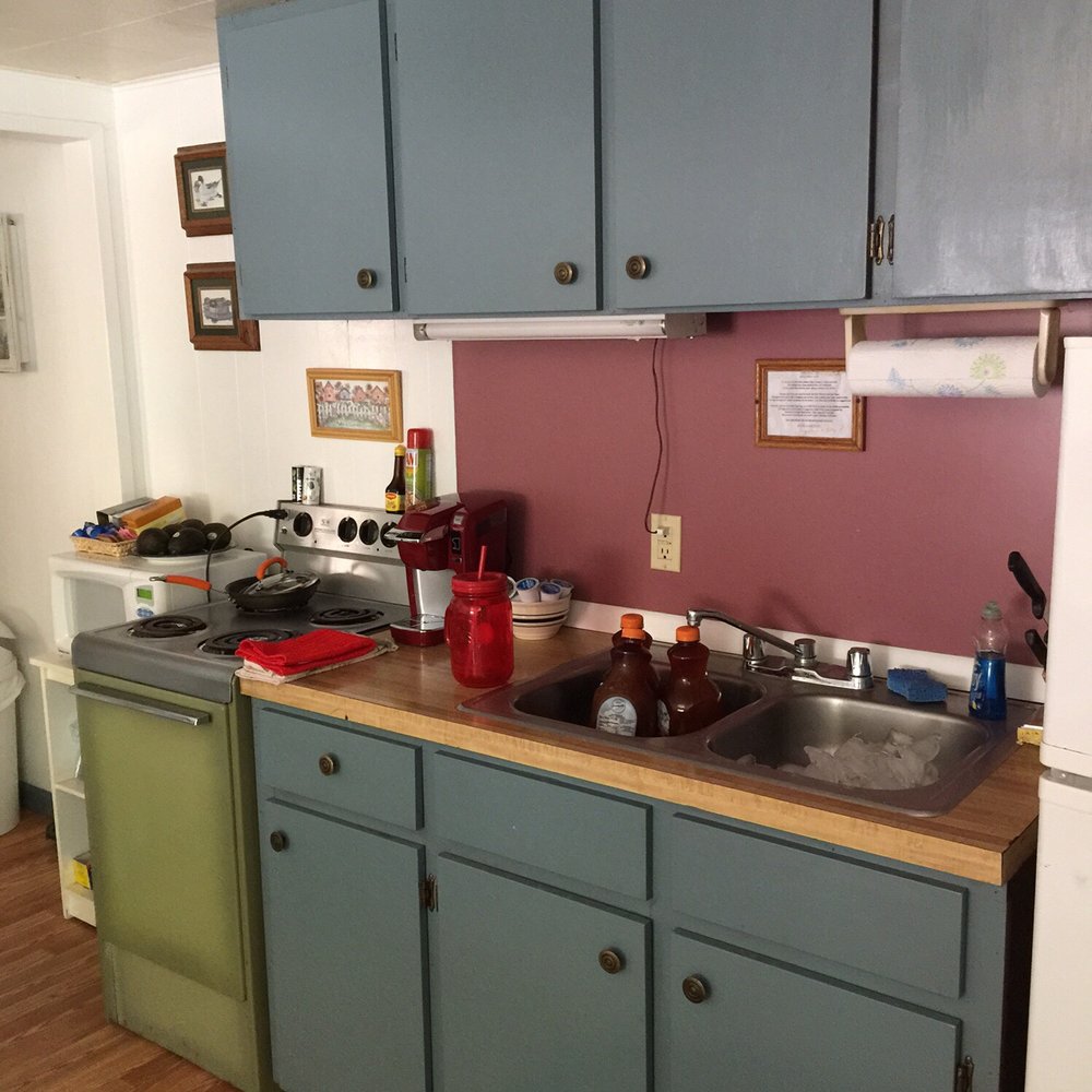 Bella Rosa Inn - Kitchen area #7 - Hotels Near Me - Grants Pass, Oregon