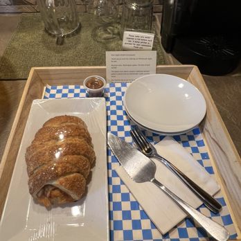 Obertal Inn - Homemade apple strudel. - Hotels Near Me - Leavenworth, Washington Obertal Inn - Homemade apple strudel. - Hotels Near Me - Leavenworth, Washington