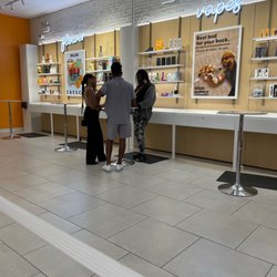 Sunnyside Cannabis Dispensary - River North - Patient education happening here.