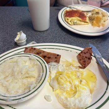 Wesner's Grill - Country grits were spectacular. Eggs and bacon just right. - American Near Me - Rogers, Arkansas