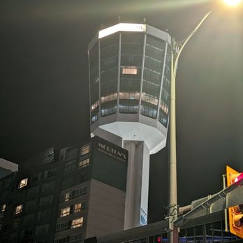The Tower Hotel Fallsview - Hotels Near Me - Niagara Falls, Ontario
