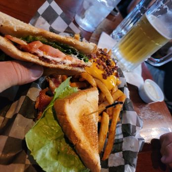 POURter's Pub & Kitchen - BLT - American Near Me - Cave City, Kentucky
