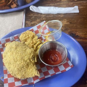 Captain Benny's Seafood - Stuffed Crab and three oysters - Seafood Near Me - Austin, Texas