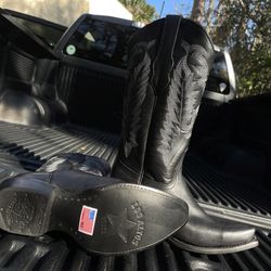 Skips Shoes & Western Boots - The perfect pair of Los Altos boots.