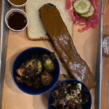 Babygold Barbecue - BABYGOLD Belly PLATTER Sd Dirty Rice Sd Brussels - Barbeque Near Me - Berwyn, Illinois