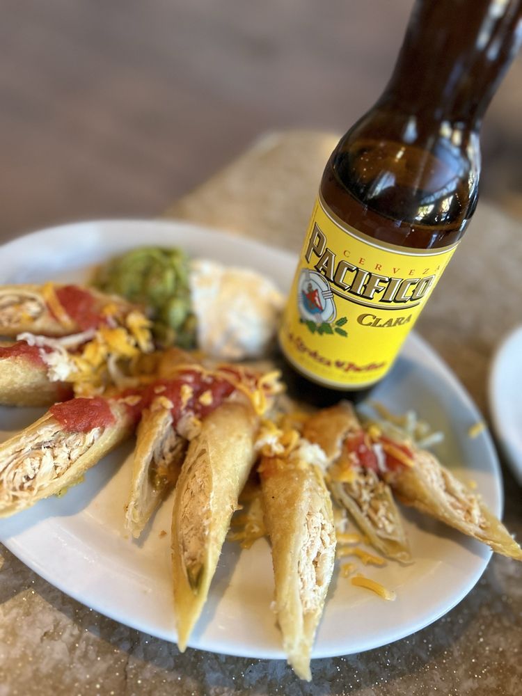 Mauricio's Grill & Cantina