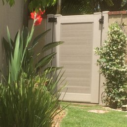 New yard gate. Thanks Andre!