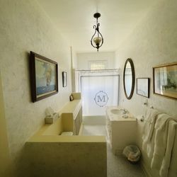 Merryweather Inn - Bailey-Olcott suite bathroom